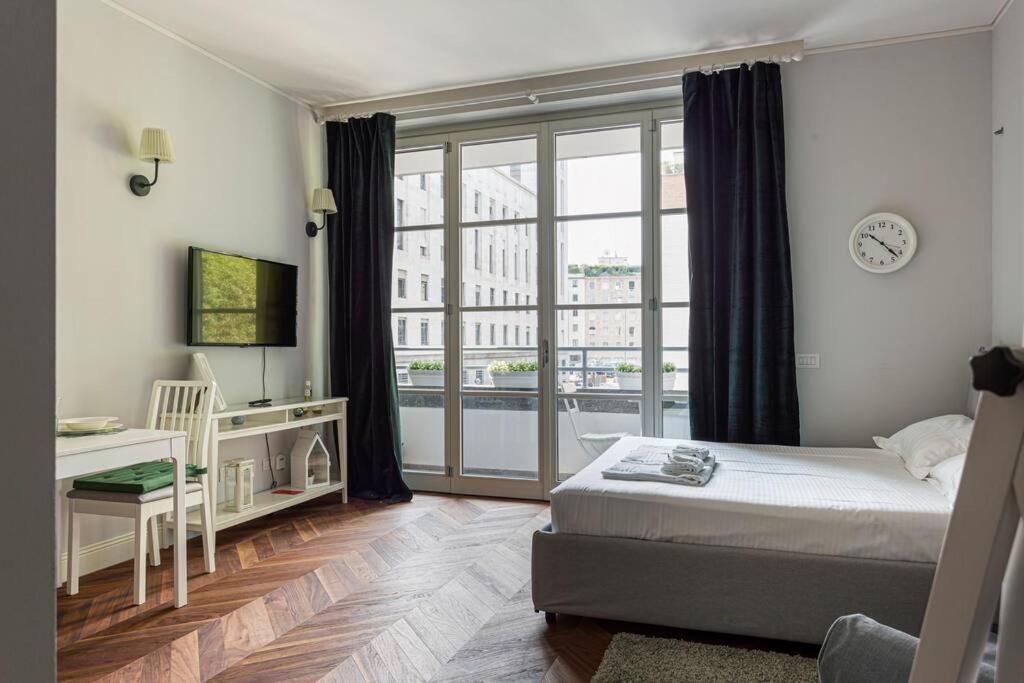 Unique Studio In The Heart Of Милан Экстерьер фото